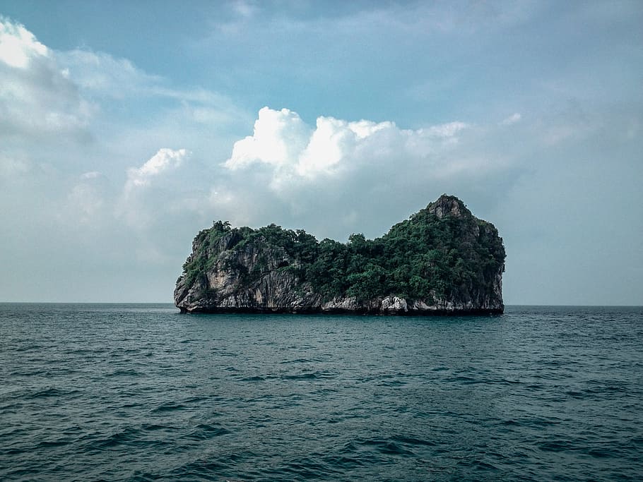 island in the middle of the ocean, rock, water, remote, sky, blue, HD wallpaper