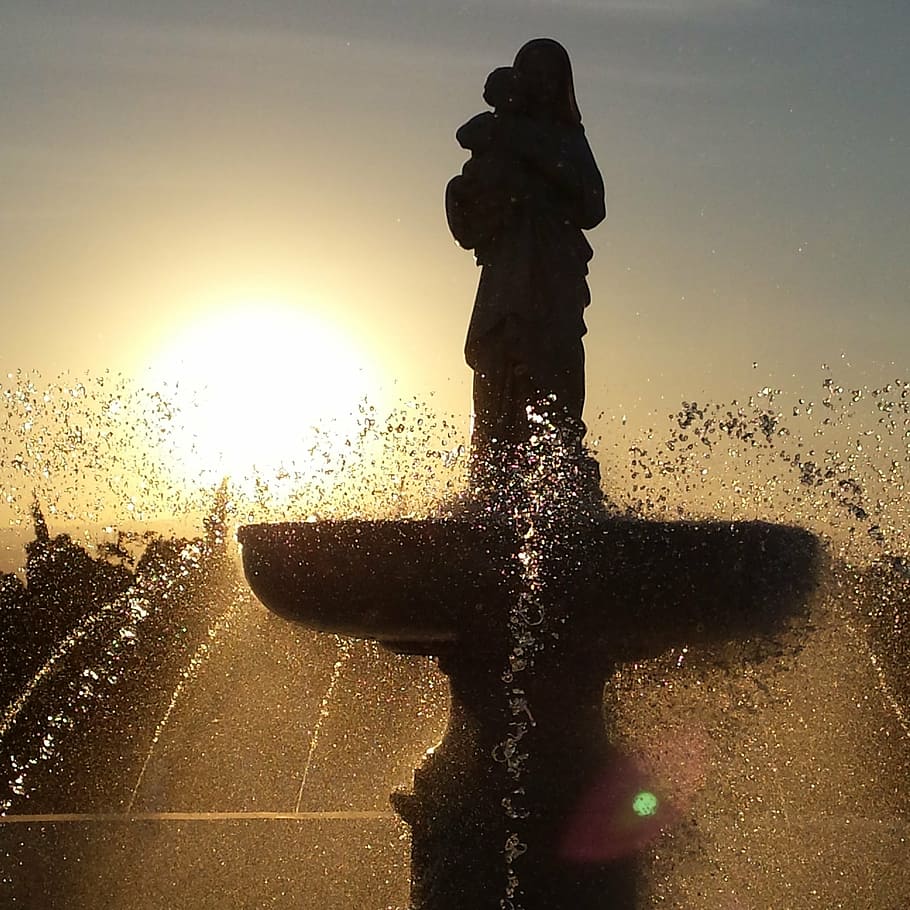 source, water, jets, crystalline, sculpture, sunset, afternoon HD wallpaper