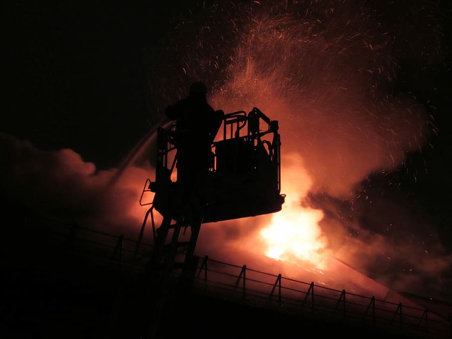 silhouette of firefighter fighting fire, Fire, Burning, Emergency, HD wallpaper