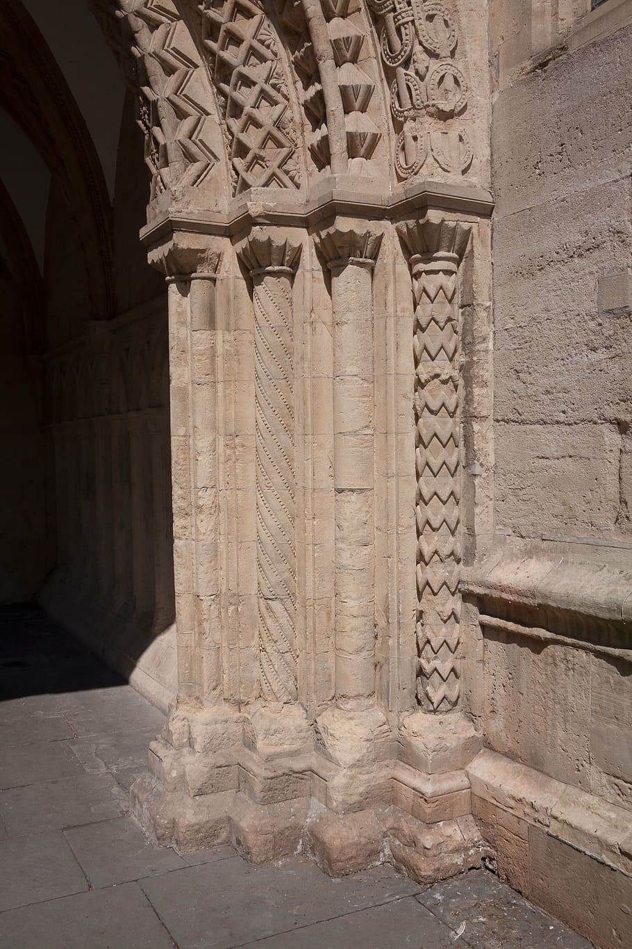 columnar, norman, gatehouse, ornament, input, passage, decorated HD wallpaper