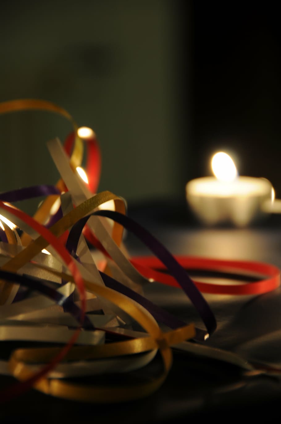 gift, packaging, tealight, candlelight, dark, gold, candles HD wallpaper