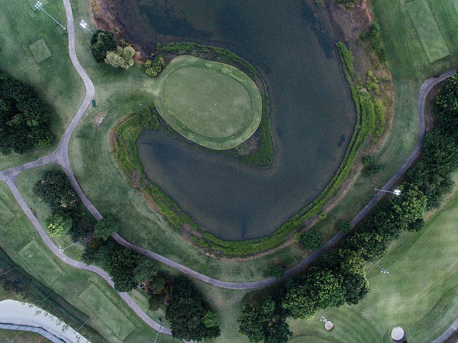 river surrounded by trees, aerial photo of lake, golf, golf course HD wallpaper