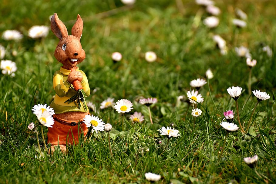 brown rabbit figurine on grass field, hare, figure, ceramic HD wallpaper