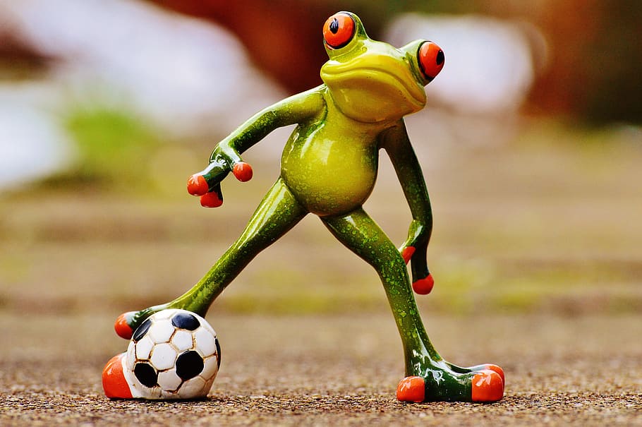 green frog with soccer ball figurine on focus photo, football, HD wallpaper