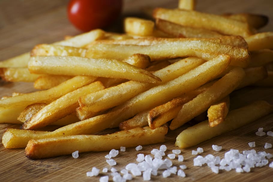 shallow focus photography of potato fries, french, brown, chopping, HD wallpaper