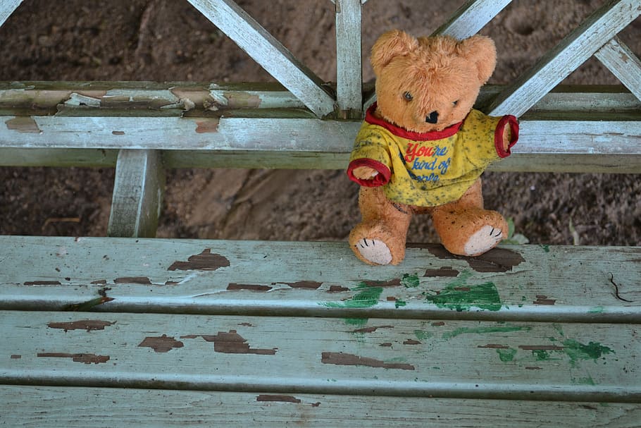 teddy bear, stuffed animal, dirty, plush, alone, lonely, single, HD wallpaper