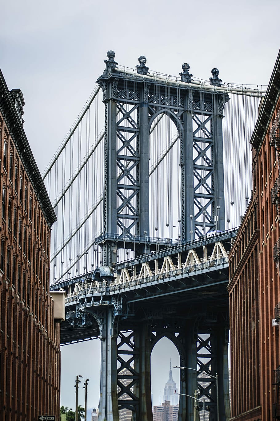 low-angle view photo of Manhattan bridge, low-angle photo of cable bridge, HD wallpaper