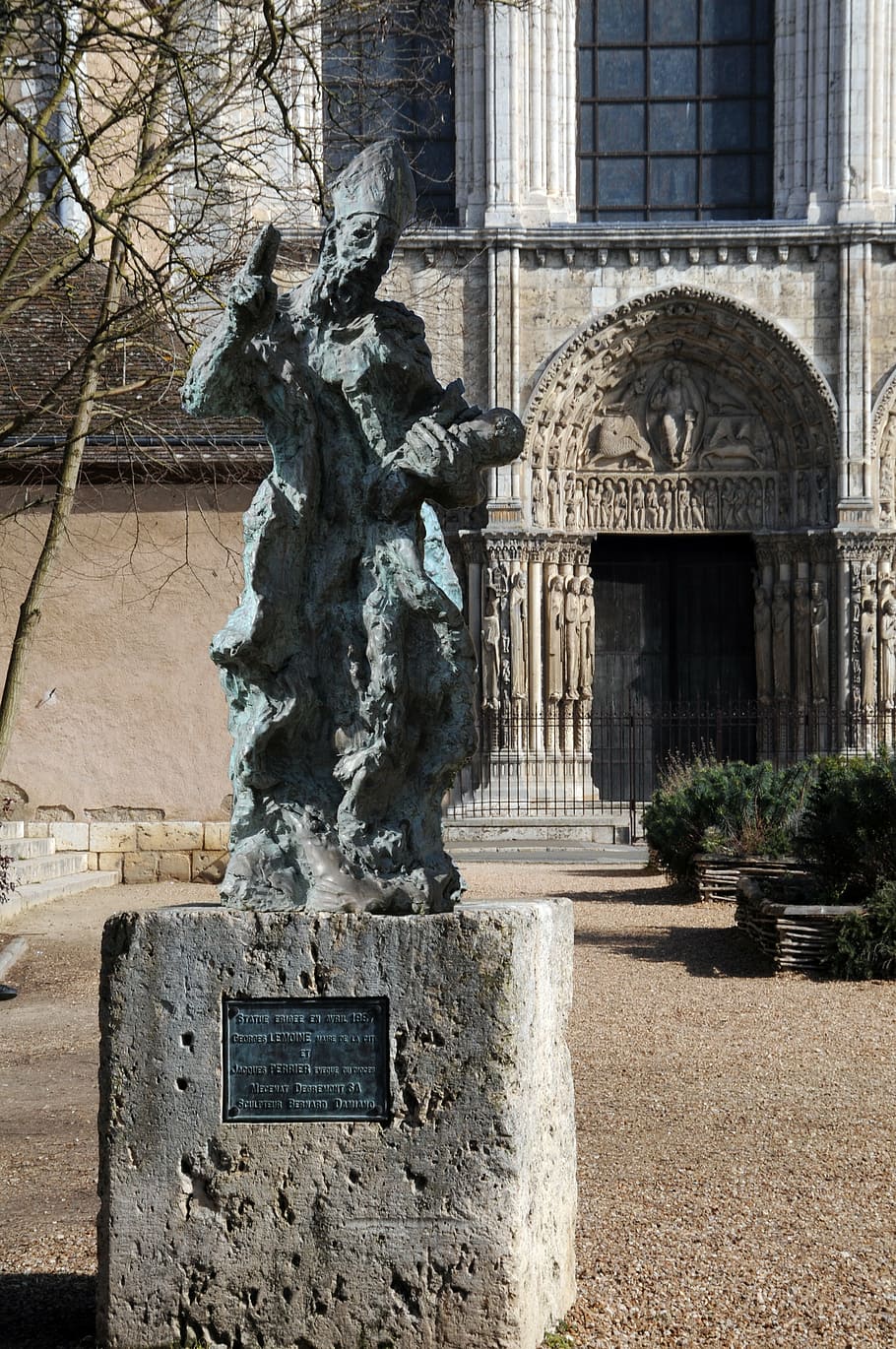 bishop, statue, porch, parvis, cathedral, chartres, architecture HD wallpaper
