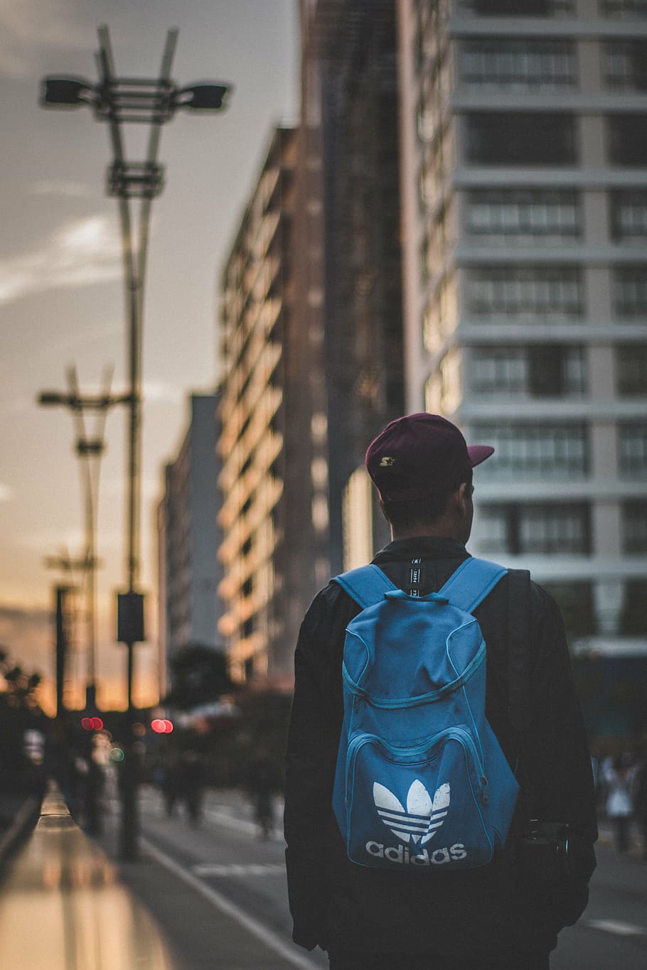back view, backpack, blur, buildings, casual, city, cityscape HD wallpaper