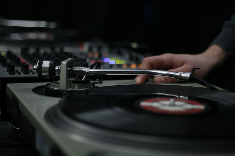person using black turntable, man, dj, mixer, technology, recorder HD wallpaper