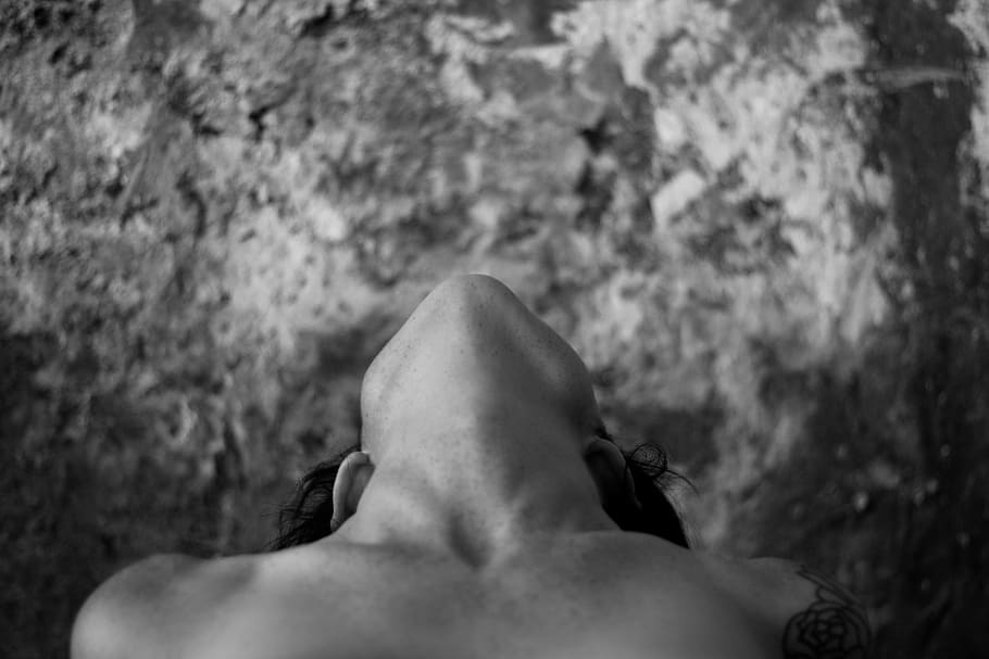grayscale photo of person bending body, grayscale photography of woman looking up HD wallpaper