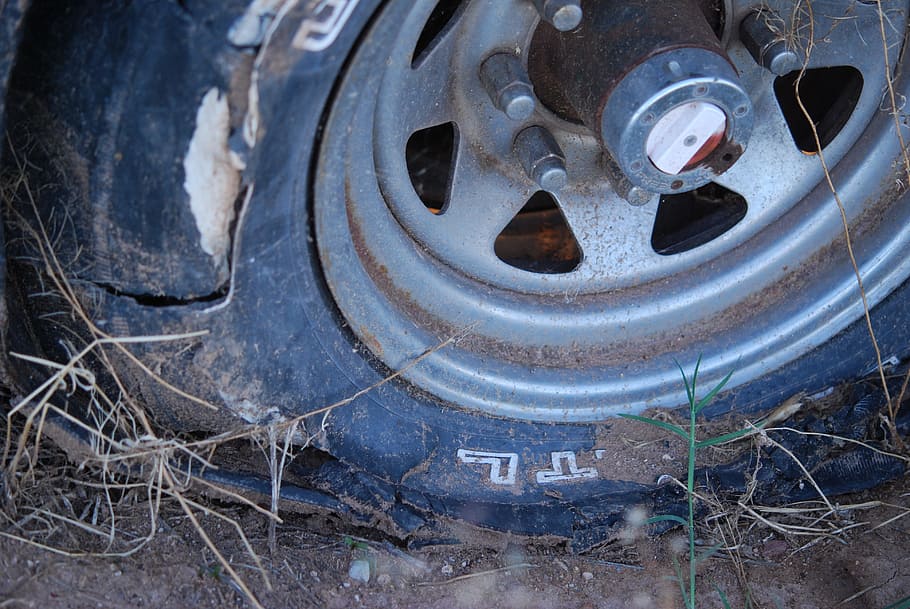 Old, Wheel, Wheels, used, worn, disposed of, broken, thrown away HD wallpaper