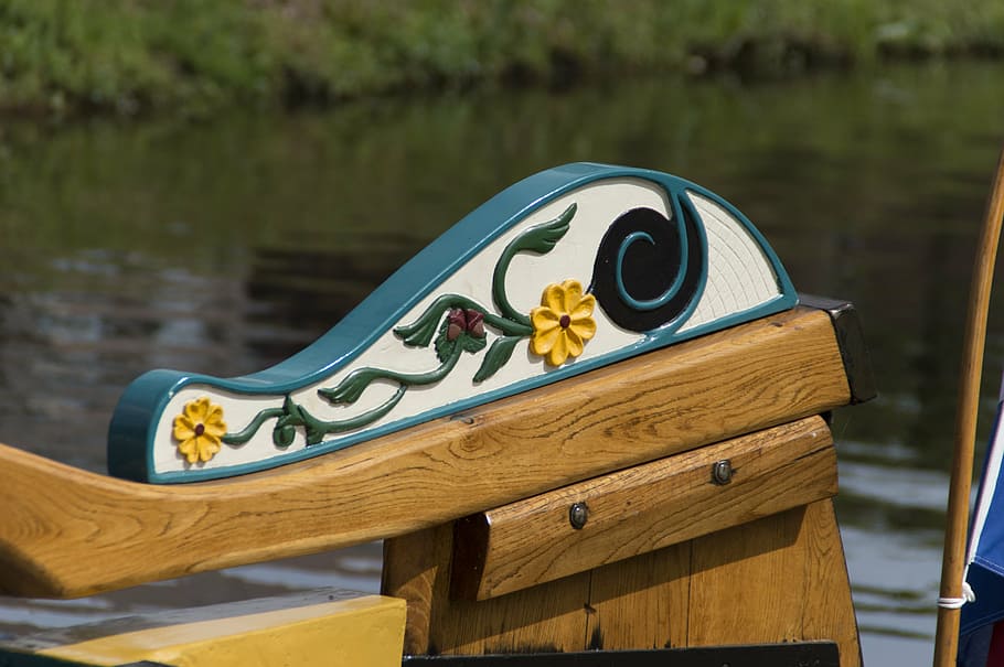 ship, stir, antique, paint work, lake, water, focus on foreground HD wallpaper