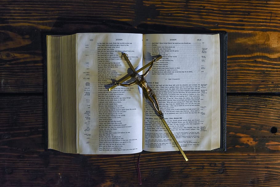 bible, book, reading, cross, crucifix, publication, text, directly above HD wallpaper
