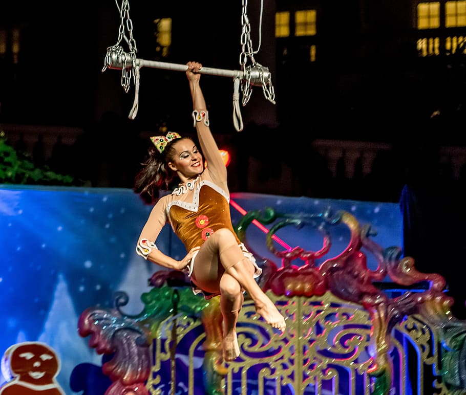 HD wallpaper Acrobats, Cirque Du Soleil, christmas show, gaylord palms