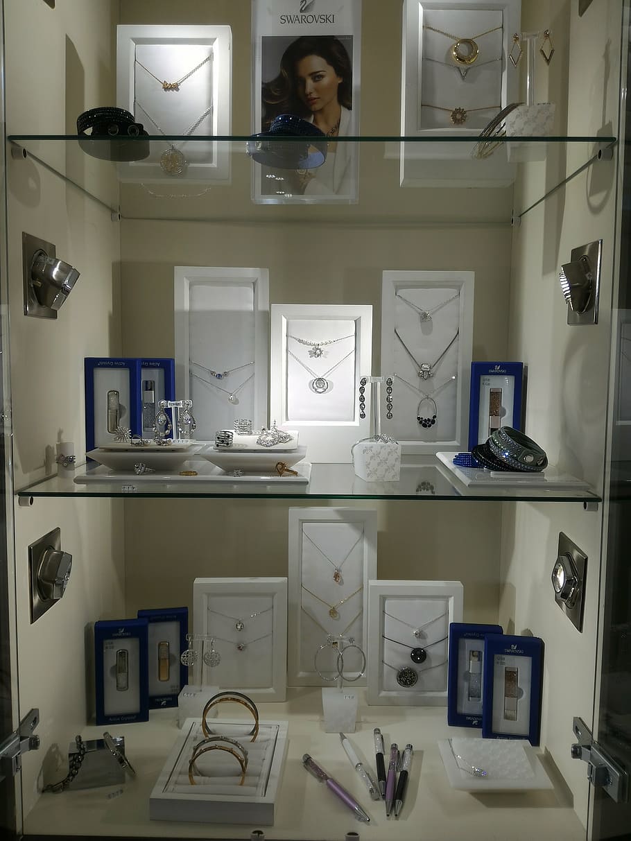 frames, paintings, silver, jewelry, indoors, one person, illuminated HD wallpaper