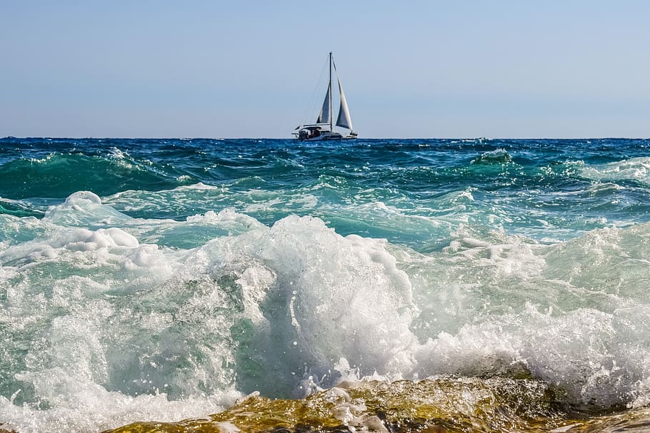 boat on wavy ocean, wave, sea, spray, foam, motion, horizon HD wallpaper