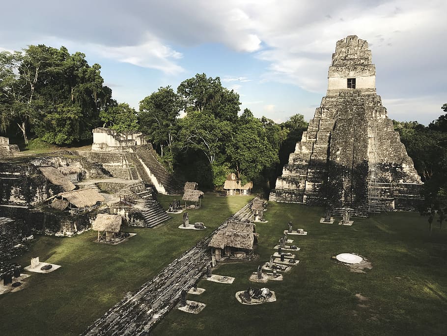 Temple of the Jaguar, aerial photography of Chichin Itza, Mexico HD wallpaper