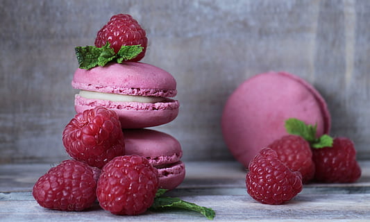 three pink macaroons and raspberries, macarons, mint, pastries HD wallpaper
