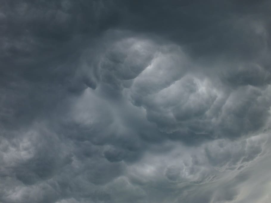 photo of cloudy sky at daytime, clouds, dark, storm, mood, gloomy HD wallpaper