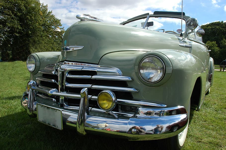 American 50'S Classic Car, Classic Car, chrome fender, old-fashioned