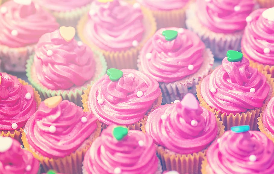 food, heart, dessert, pink, cake, cupcake, cupcakes, delicious HD wallpaper