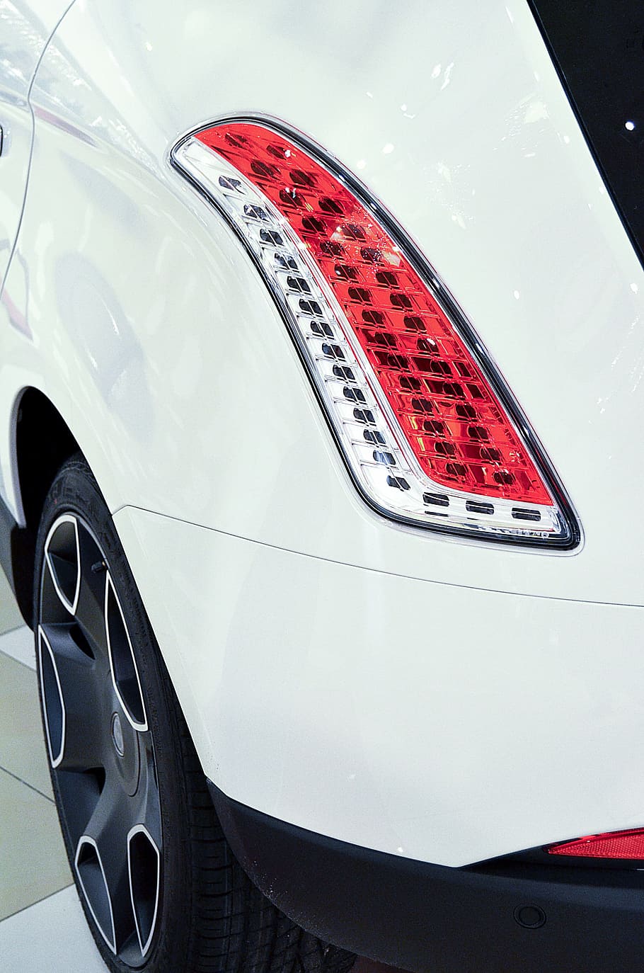 closeup photo of white vehicle, light, car, reflector, auto HD wallpaper