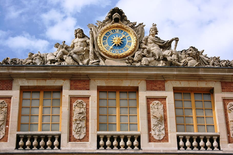 beige concrete building over blue and cloudy sky at daytime, palace of versailles, HD wallpaper