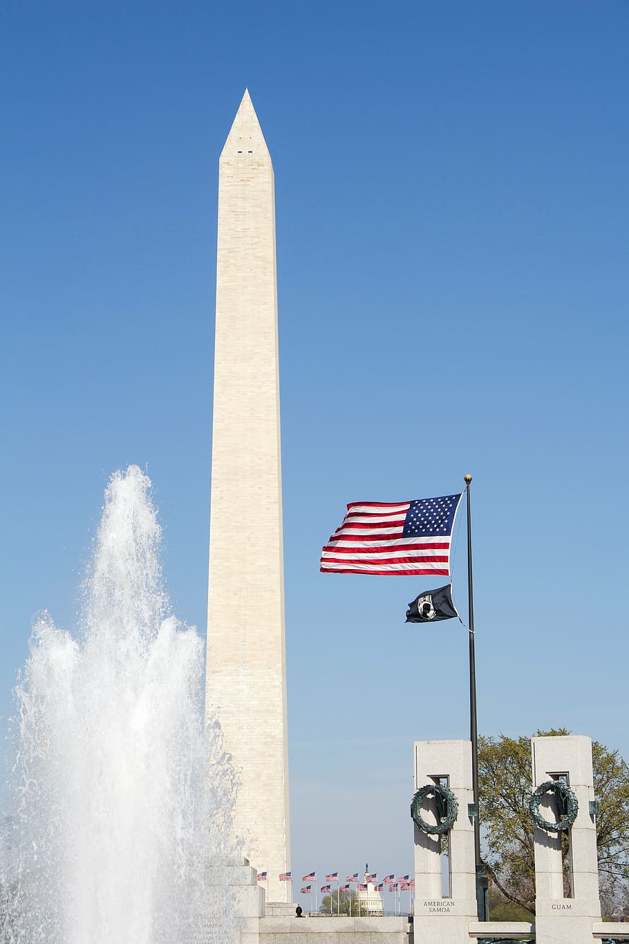pencil tower beside US flag, washington monument, usa, remembrance
