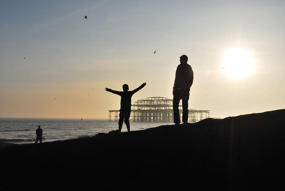 brighton, pier, boys, shadow, beach, sea, england, water, sussex HD wallpaper