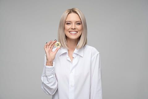 smiling woman holding bit coin, cryptocurrency, bitcoin, finance HD wallpaper
