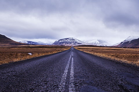 empty road facing mountain m, asphalt road through mountain, path HD wallpaper
