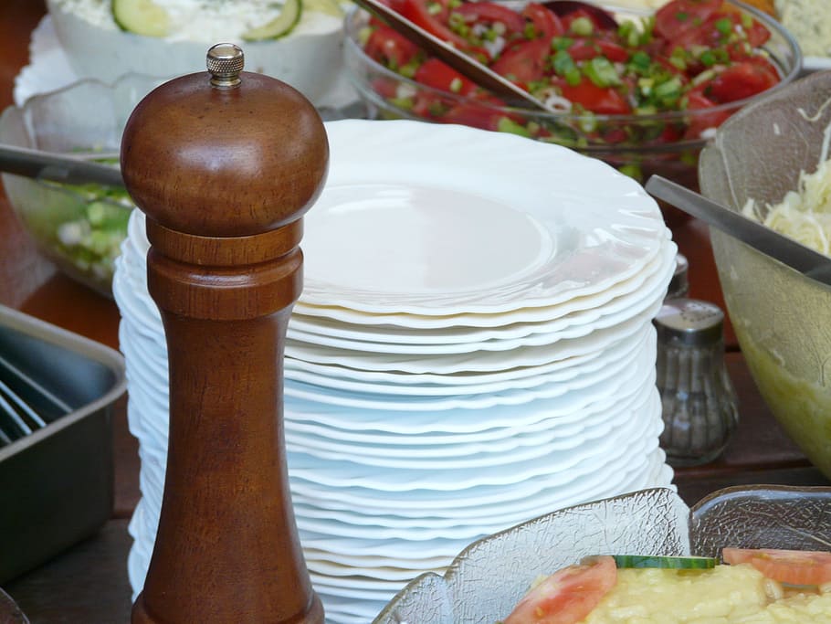 pepper mill, grind, tableware, plate, salad buffet, cover, board HD wallpaper