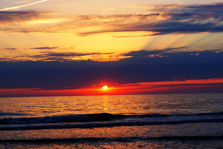 sun, beach, colorful sunset, setting sun, water, landscape HD wallpaper