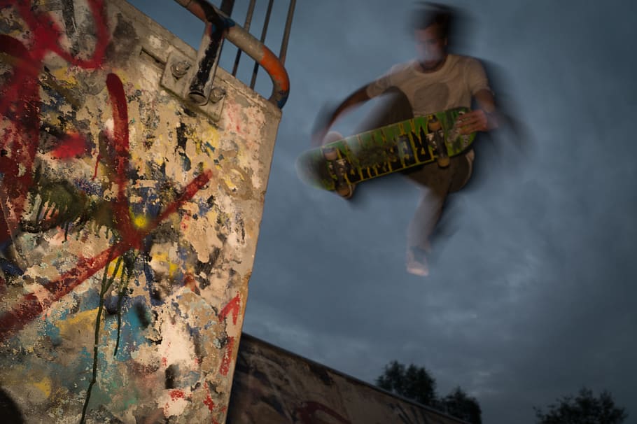 man playing skateboard, skateboarder, skateboarding, sport, young, HD wallpaper