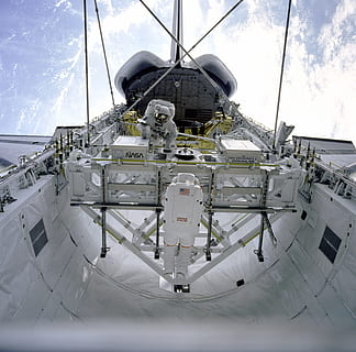 space shuttle astronauts, space walk, payload bay, working HD wallpaper