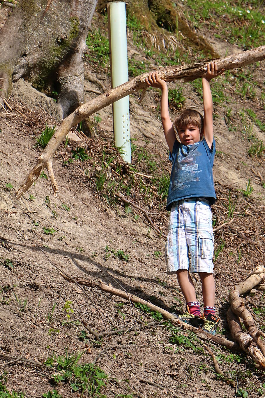 child, construction pole, large, strong, strength, self-confidence HD wallpaper