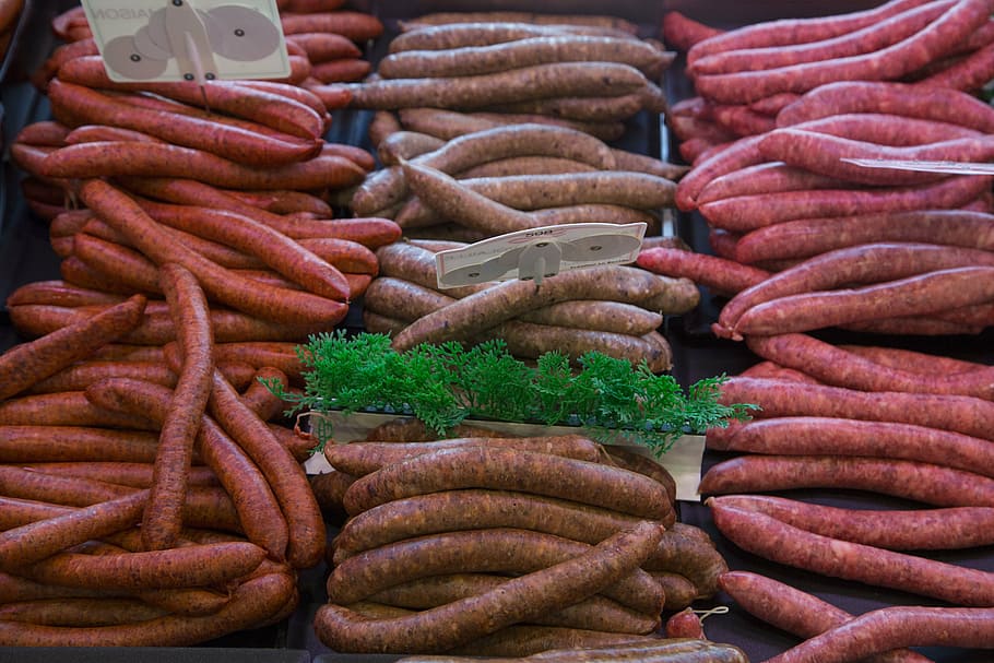 sausage on black surface, delicatessen, sausages, butcher, meat, HD wallpaper