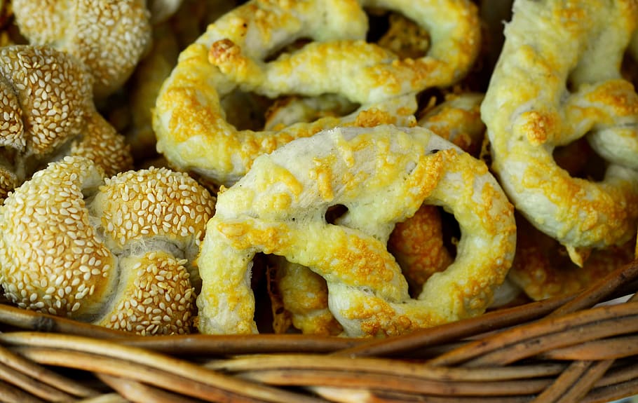 Pretzels, Pastries, Cheese, cheese pretzels, hearty, baked, HD wallpaper