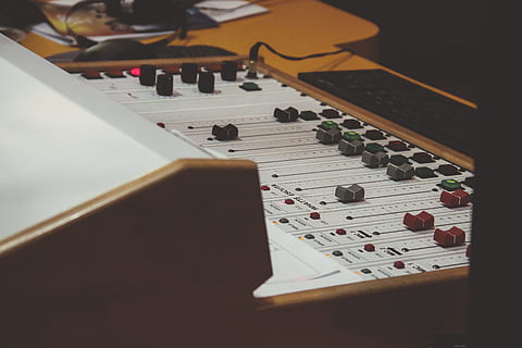 close-up photography of white audio mixer, white audio mixer HD wallpaper