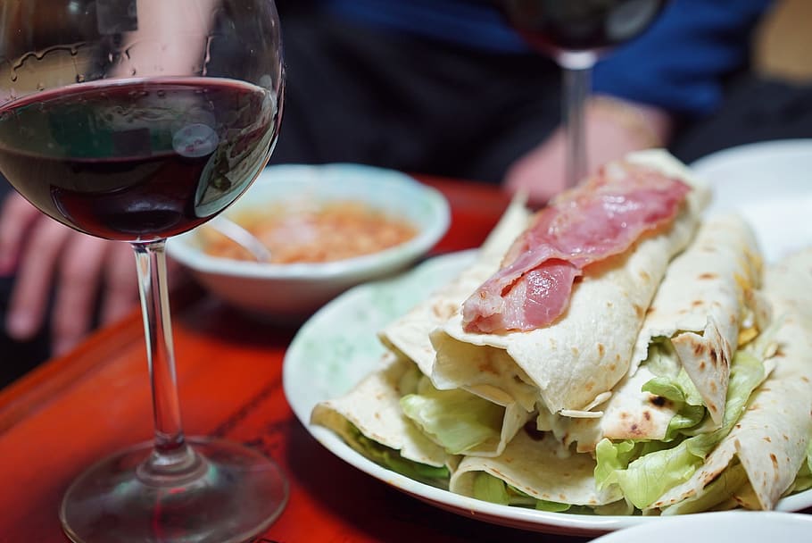 selective focus photography of bacon on flatbread, Wines, Midnight Snack HD wallpaper