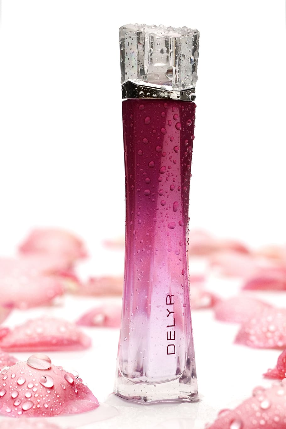 Actualizar 48+ imagem perfume color rosa - br.thptnganamst.edu.vn