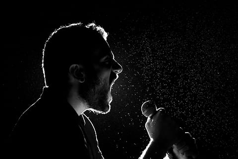 Scream for me, man singing while holding microphone, singer, performance HD wallpaper