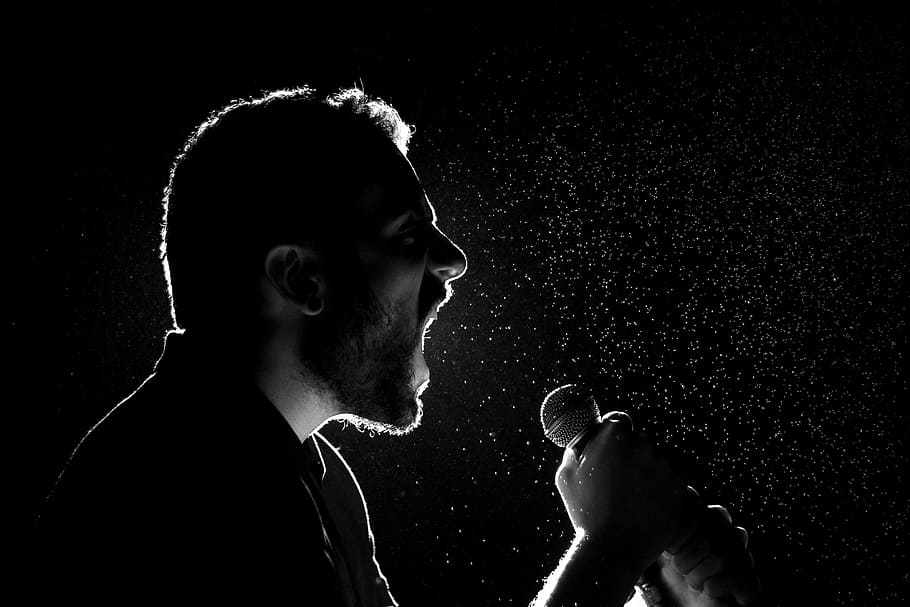 Scream for me, man singing while holding microphone, singer, performance HD wallpaper