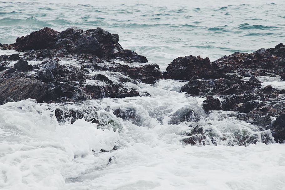 brown rocks on body of water, ocean, sea, waves, motion, sport HD wallpaper