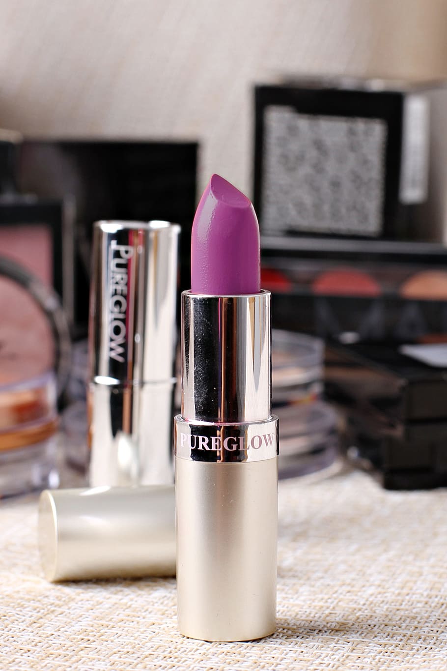 cosmetics, lips, color, makeup, focus on foreground, indoors HD wallpaper