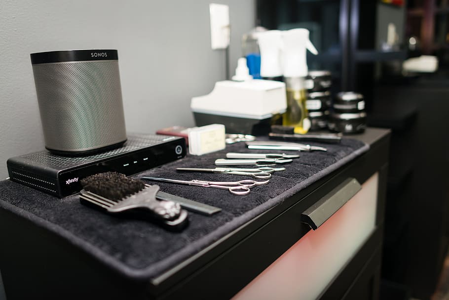 black handled brush beside square gray speaker, hair salon, beauty salon, HD wallpaper