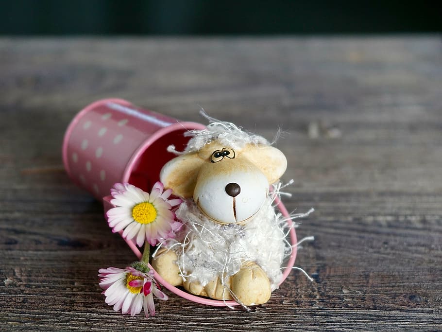 brown and white dog figurine, decoration, daisy, spring, emotion, HD wallpaper