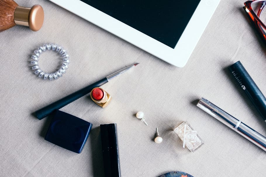 Cosmetics and iPad, objects, pencil, equipment, desk, wood - Material HD wallpaper
