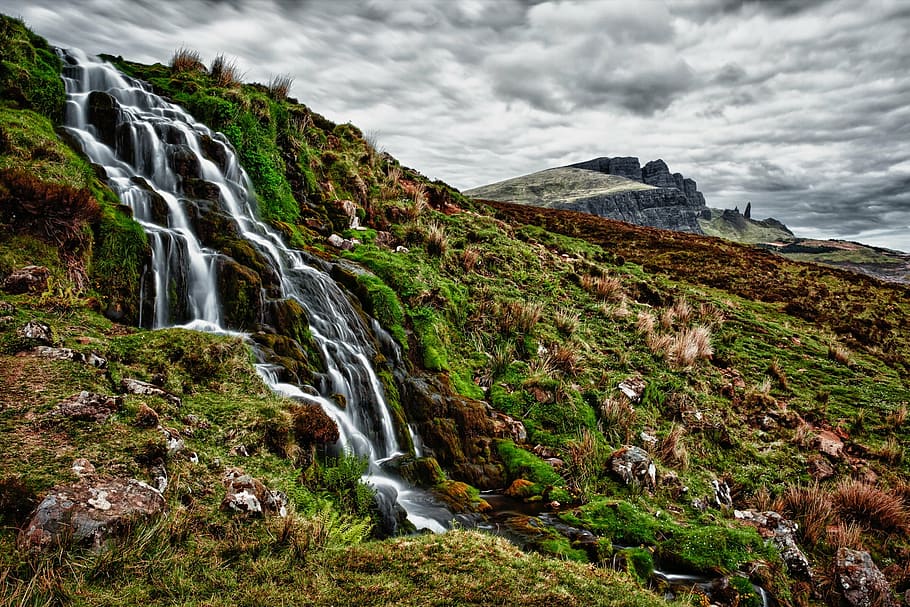 green grass on mountain, waterfall, trickle, rock, bach, murmur HD wallpaper